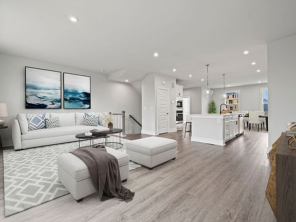 4th image of 588 Hazelmere Dr