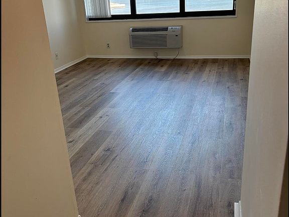 5th image of 7002 Boulevard East APT 25C