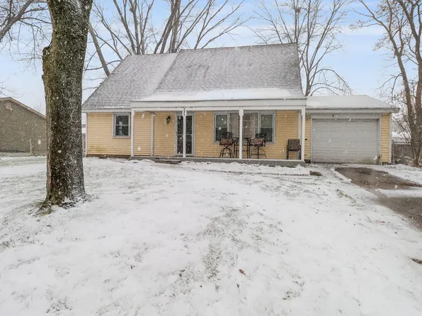 392 Stonehill Dr, Valparaiso, IN 46385