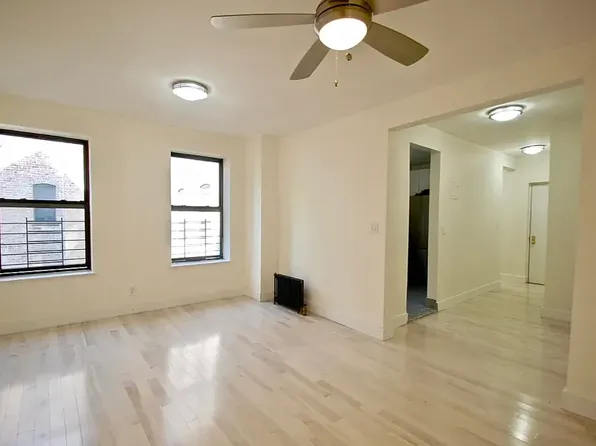 76 Saint Nicholas' Place image 1 of 6