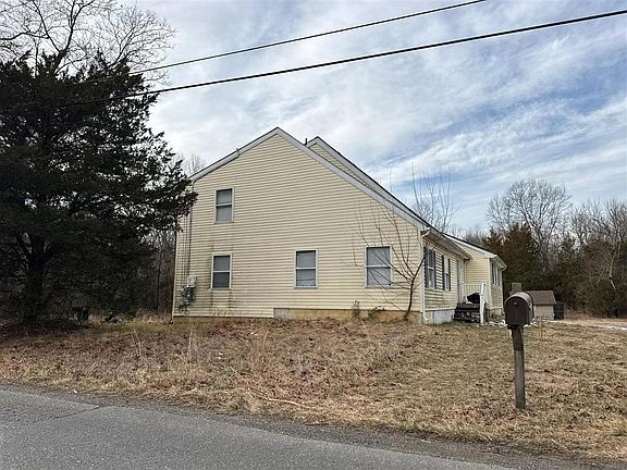 2nd image of 1905 Williamstown Rd