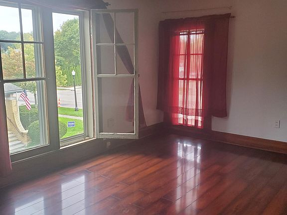 3rd image of 415 W Grand River Ave