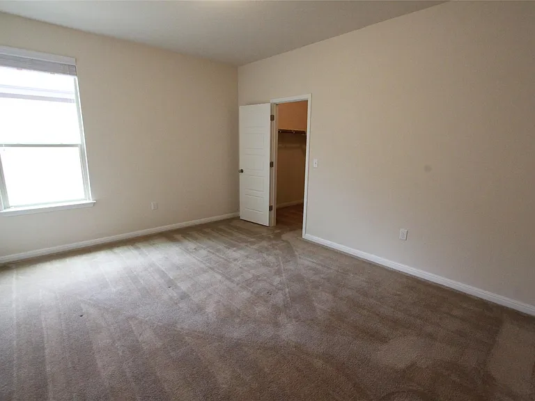 9304 Lost Bridge Ln — Photo 31