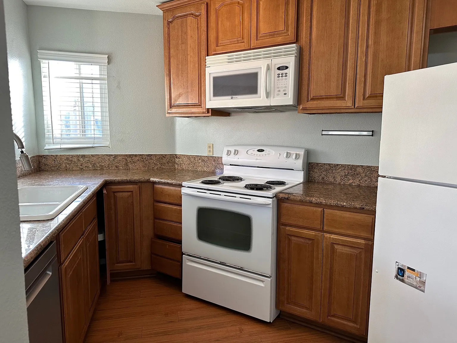 1 bed, 704 sqft, $2,500 — Photo 2