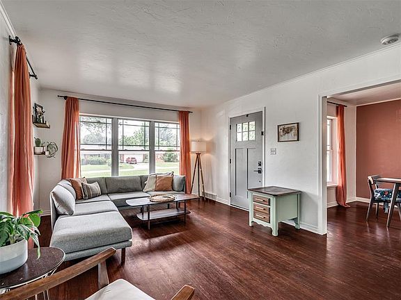 5th image of 9529 Village Dr