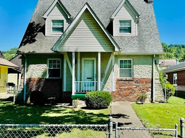 5412 Staunton Ave SE, Charleston, WV 25304