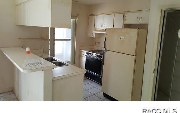 2nd image of 813 SE Mayo Dr