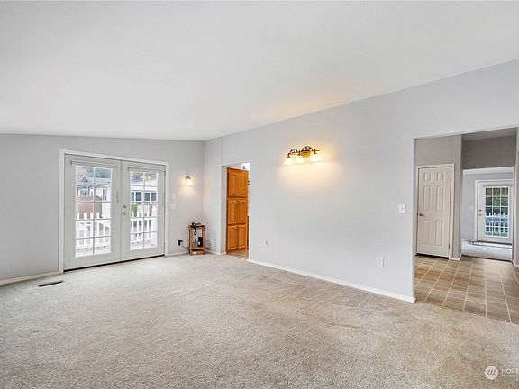 4th image of 5911 163rd Street Ct E