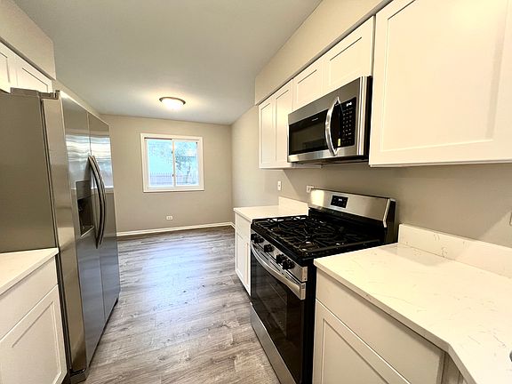 3rd image of 70 Kingsport Dr