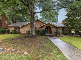 301 Lynnwood Cir, Hattiesburg, MS 39402
