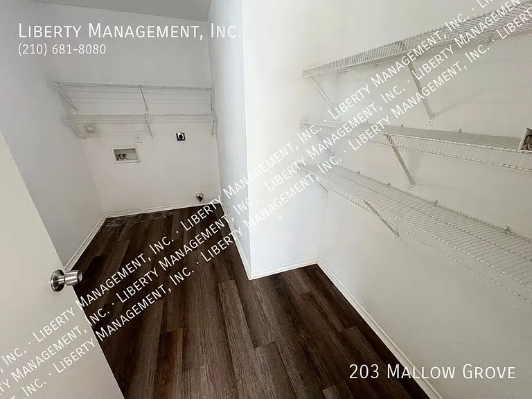 203 Mallow Grv — Photo 15