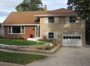 407 Roland Ave, Rockford, IL 61107