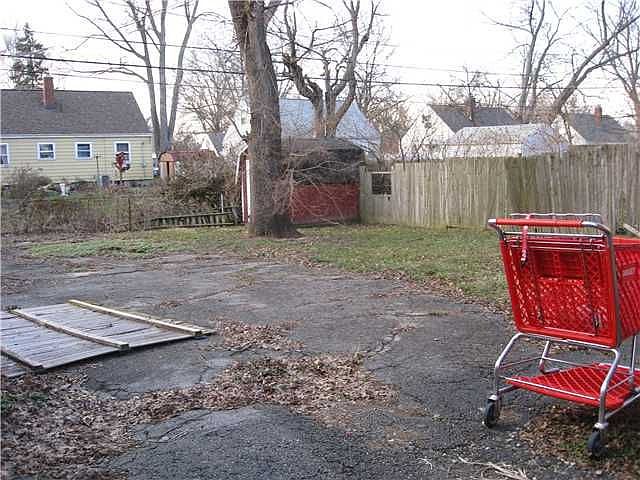 2nd image of 125 James Rd