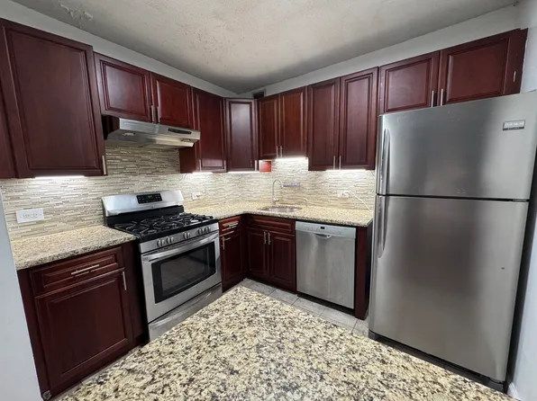 45 River Dr South image 5 of 16