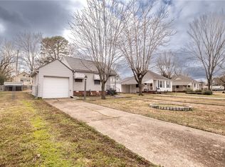 4022 Morris Dr, Fort Smith, AR 72904