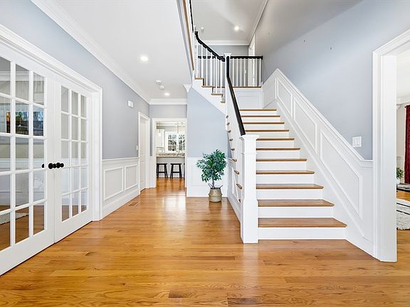 2nd image of 4 Whittier Rd