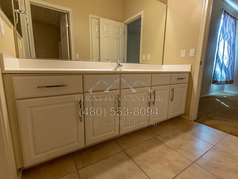 18295 W Saguaro Ln — Photo 10