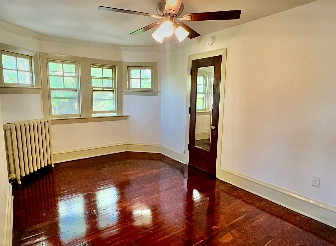 Studio, 500 sqft, $975 — Photo 3