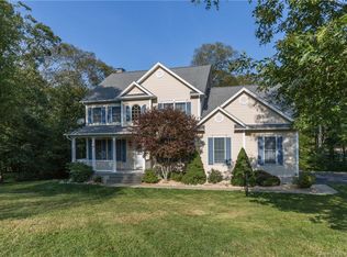 6 Kalmia Dr, Gales Ferry, CT 06335