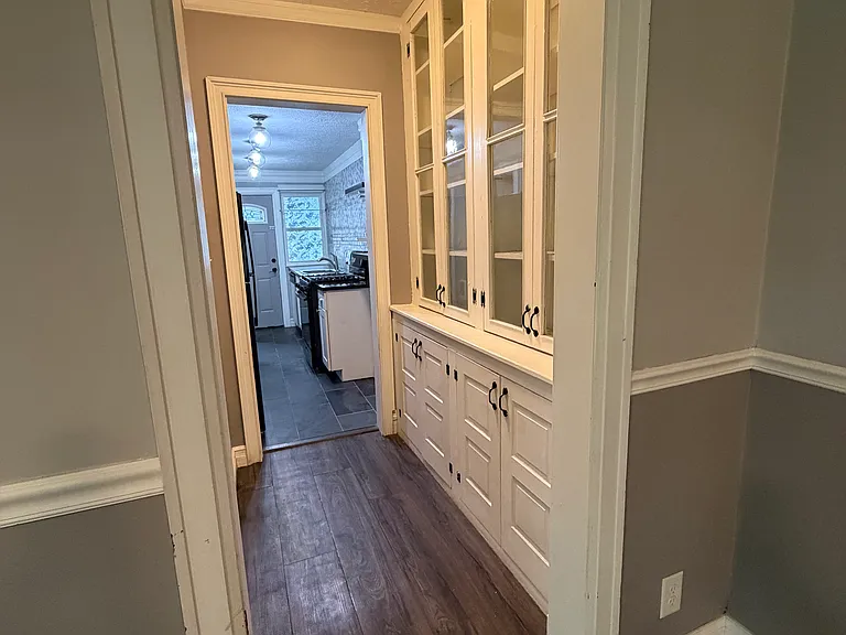 513 W 44th St #1 — Photo 7