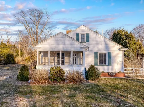 1202 Locust Dr, Ashtabula, OH 44004