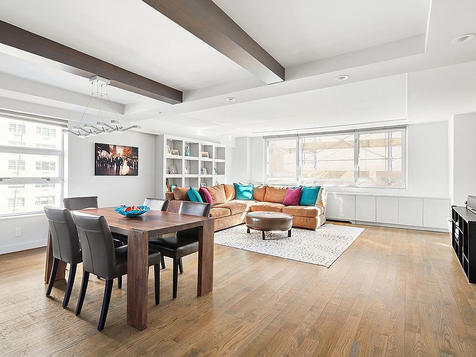 1st image of 10E Manhattan Ave