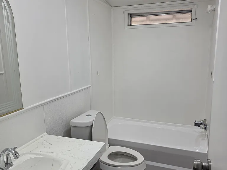 2120 South Fwy #105 — Photo 17
