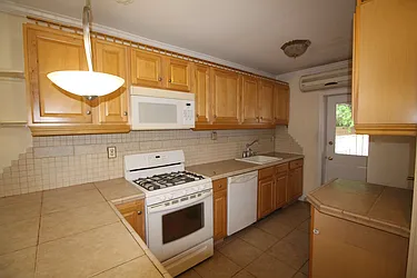 Rented by Brooklyn Real Inc