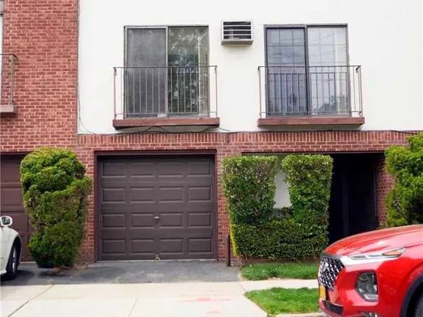 318 Julius Rd, Flushing, NY 11356