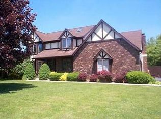 421 Lynnbrook Dr, Youngstown, NY 14174