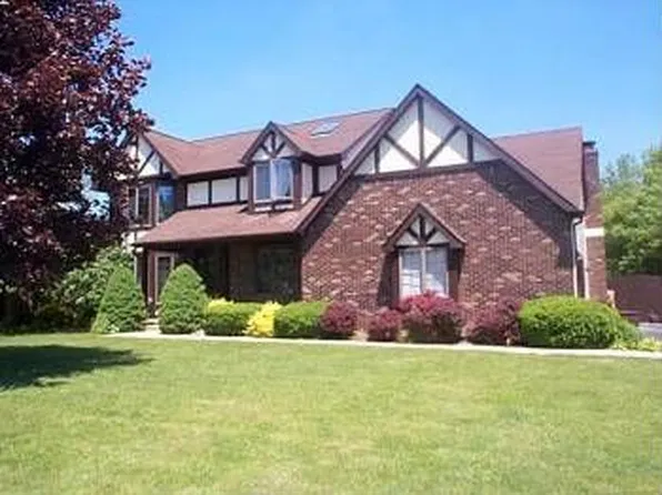 421 Lynnbrook Dr, Youngstown, NY 14174