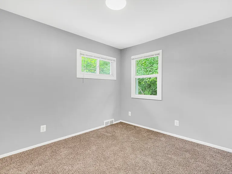 9900 Bishop St — Photo 12