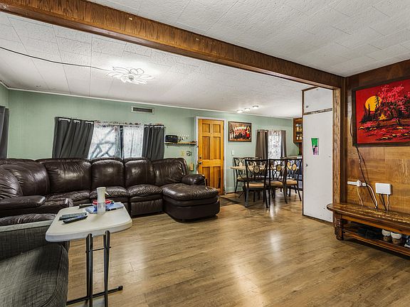 4th image of 151 Southside Road