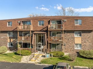 19360 Wolf Rd APT 10, Mokena, IL 60448