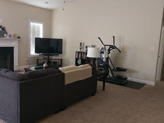 4th image of 205 Wood House Dr