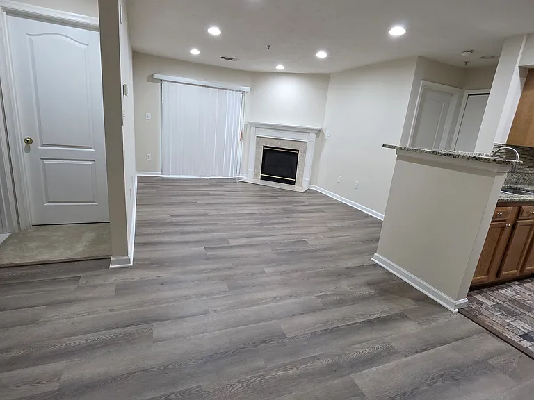 8961 Town Center Cir — Photo 2