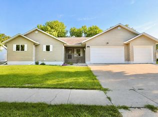 1312 15th Ave SW, Aberdeen, SD 57401