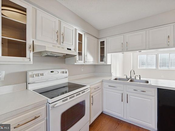 4th image of 8555 Blackfoot Ct