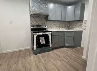 22 Embassy Rd #1B, Selden, NY 11784