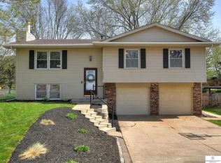 15369 Wycliffe Dr, Omaha, NE 68154