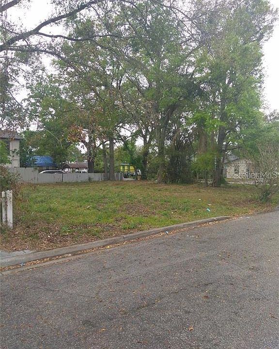 2nd image of 440 Albany Ave