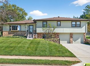 3937 N 95th St, Omaha, NE 68134