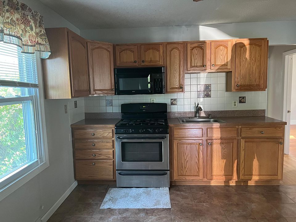 2nd image of 1 Pine St #1