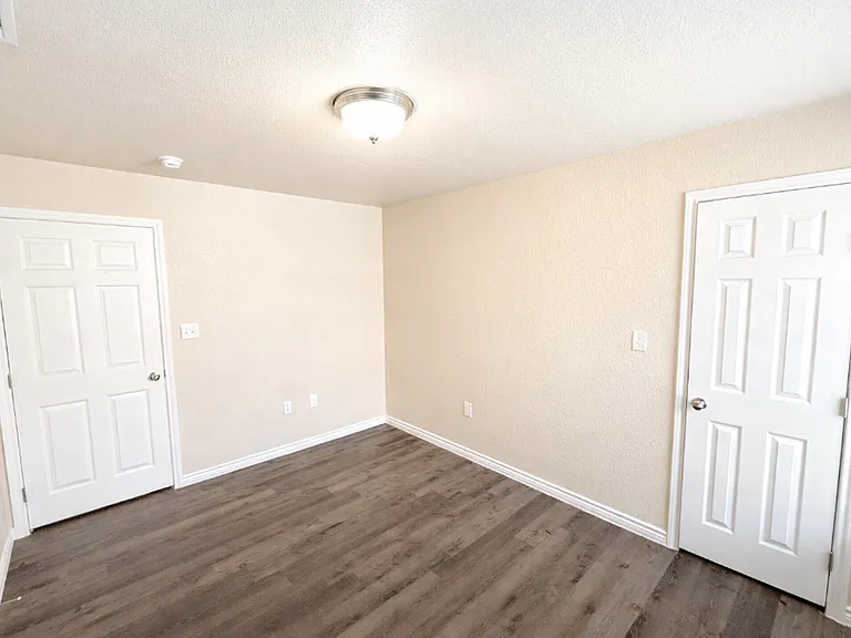 1018 Zora Dr #B — Photo 8