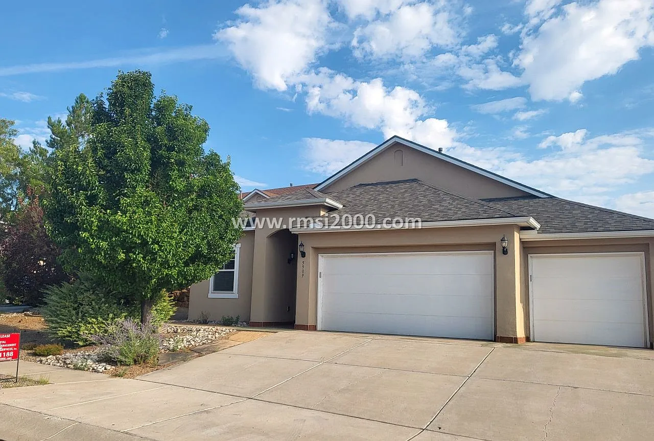 4 bed, 2017 sqft, $2,400 — Photo 1