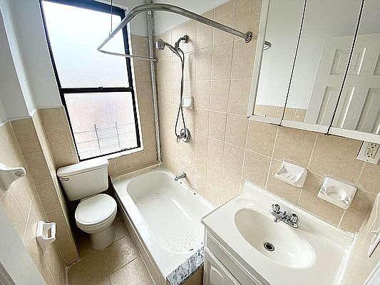 4th image of 515 W 169th St #64