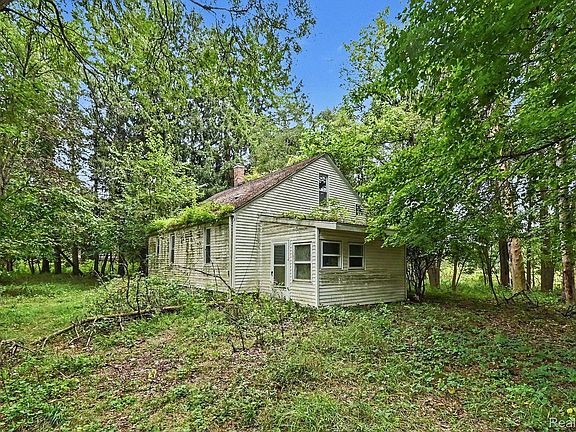 3rd image of 8145 Beardslee Rd