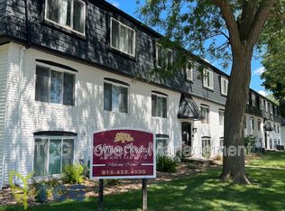 604 E McKinley Rd APT 2C, Ottawa, IL 61350