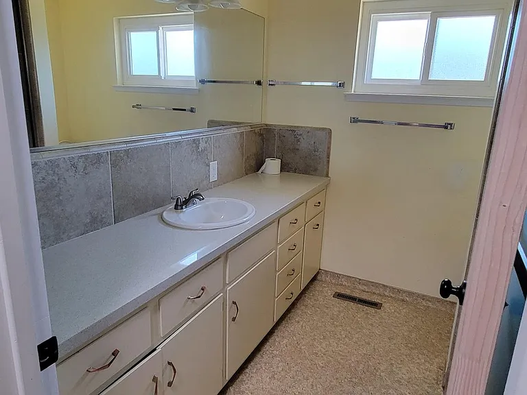 2530 W Fir Ave — Photo 19