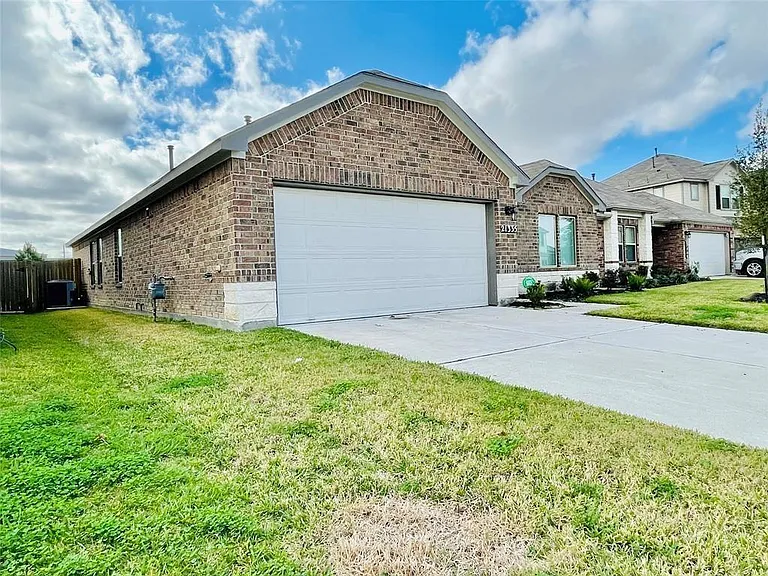 21335 Cypress Live Oak Dr — Photo 1